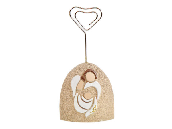 Segnaposto Sacra Famiglia in resina beige e oro, altezza 10 cm, con portafoto a forma di cuore.