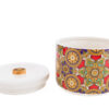 Scatola in porcellana decorata Royal Carousel, 15,5×15,5xh.13 cm, con coperchio bianco e motivo multicolore elegante.