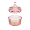 Candela profumata in vetro rosa antico con coperchio decorativo, dimensioni 6,5x9 cm, include shopper elegante.