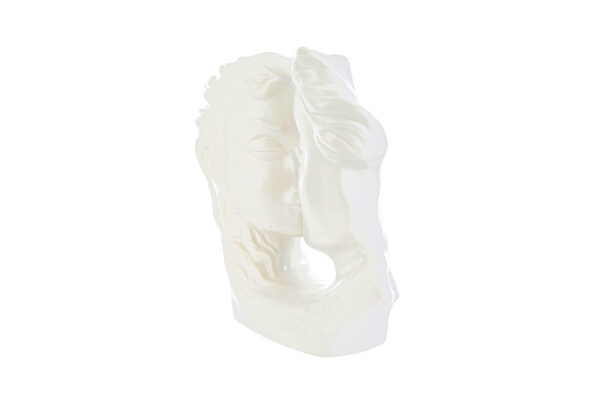 Coppia di volti stilizzati in porcellana bianca, dimensioni 20,5×7,5×h.19,5 cm, design elegante e moderno.