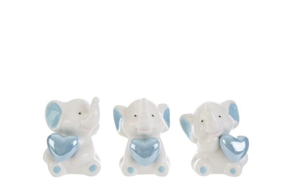 Tre statuette di elefanti in porcellana celeste con cuore lucido, disponibili in 3 varianti. Dimensioni: 5xh6,5 cm.