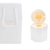 Lampada in porcellana bianca con LED "Love", dimensioni 10x18 cm, accompagnata da shopper elegante.
