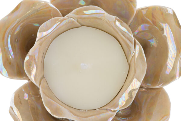 Candela decorativa a forma di rosa in porcellana beige con finitura lucida, dimensioni 14x14xh.7,5 cm.