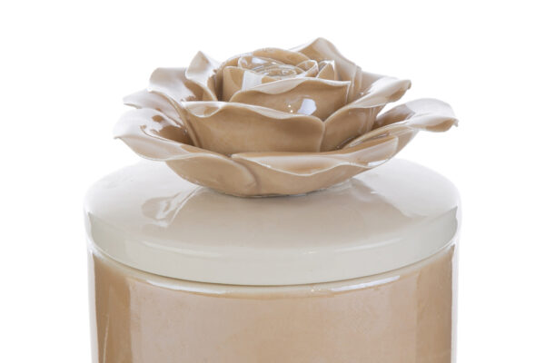 Candela decorativa in porcellana beige con coperchio a forma di fiore, dimensioni 7,5x7,5xh.10,5 cm e astuccio incluso.