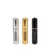 Portaprofumo spray ricaricabile da 5 ml in tre colori assortiti (argento, oro e nero), dimensioni 8 cm.