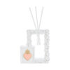 Profumatore in resina a forma di cuore con dettagli floreali, bastoncini e astuccio, dimensioni 9x2xh.11 cm.