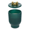 Candela natalizia in scatola di vetro verde con coperchio decorato d’oro, dimensioni 10x13 cm.