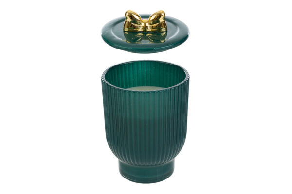 Candela natalizia in scatola di vetro verde con coperchio decorato d’oro, dimensioni 10x13 cm.