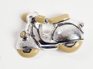 MOTO C/CALAMITA RESINA 5x3x1,5 CM *OUTLET*