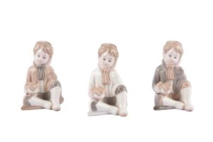 PRINCIPE SEDUTO PORCELLANA 3 ASS. 6,5x6xh.8,5 CM