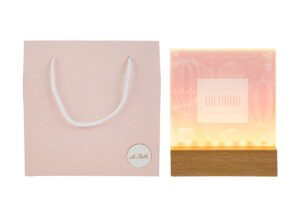 DECORAZIONE VETRO LED ROSA 12,5x4,5xh.14,5CM C/SHOPPER 156642