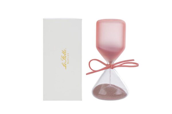 Clessidra in vetro rosa satinato h 12 cm con astuccio bianco, fiocco decorativo incluso.