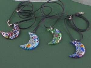 COLLANA LUNA VETRO 4 ASS. 3X4 CM(CF 36)