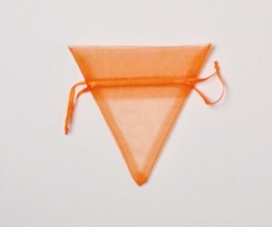 SACCHETTO ORGANZA TRIANG. ARANCIO 14X13 CM
