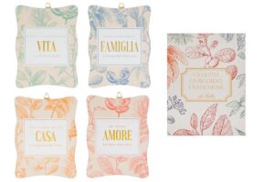 POGGIAPENTOLA SCRITTE CERAMICA 4ASS.15x20CM C/ASTUCCIO